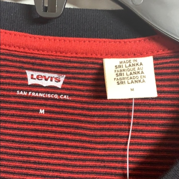 BUNDLE 2 ITEMS FOR $10 Levi’s Black and red stripped shirt size medium - Picture 6 of 9